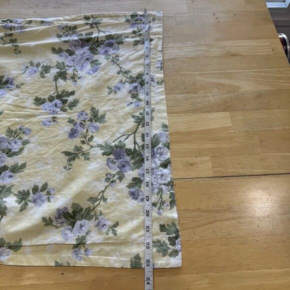 Laura Ashley Cassidy X2 Standard Pillow Shams 20 X 26 Farmhouse Cottage GUC - Picture 9 of 11